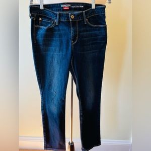 Levi’s Denizen women’s jeans. Modern slim fit Size 12